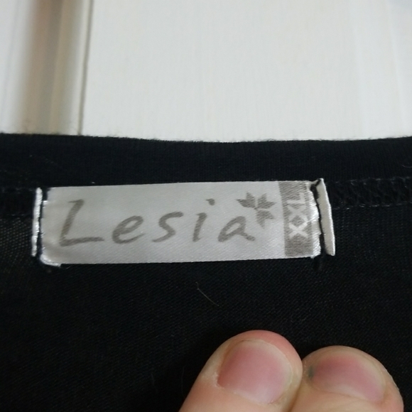 Very cute Ukrainian long sleeve tee. - Picture 4 of 4